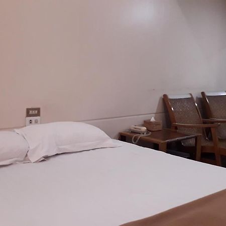 Taim Phyu Hotel Μανταλέι Εξωτερικό φωτογραφία